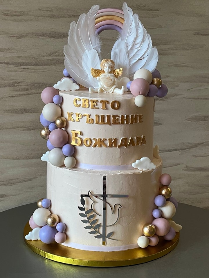 Торта за кръщене с ангел и пастелни балони